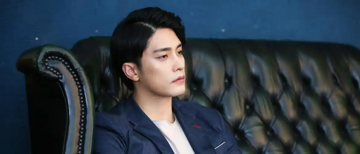 sung hoon) /i>,1983年2月14日出生于韩国大邱广域市,韩国男演员