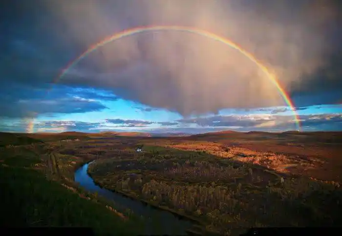 风雨彩虹风情壮美