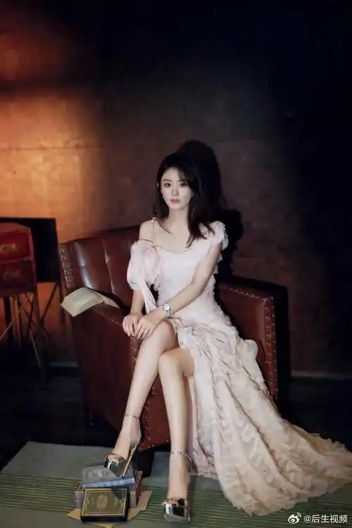 赵丽颖明媚粉妆##赵丽颖的腿塞纳河畔的春水