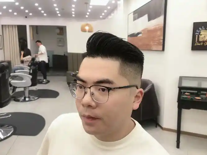 成熟男士的经典油头