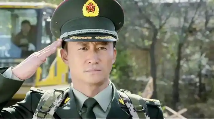 甚至吴京的妻子谢楠在接受采访时也认为,在战狼2中,冷锋与美女医生