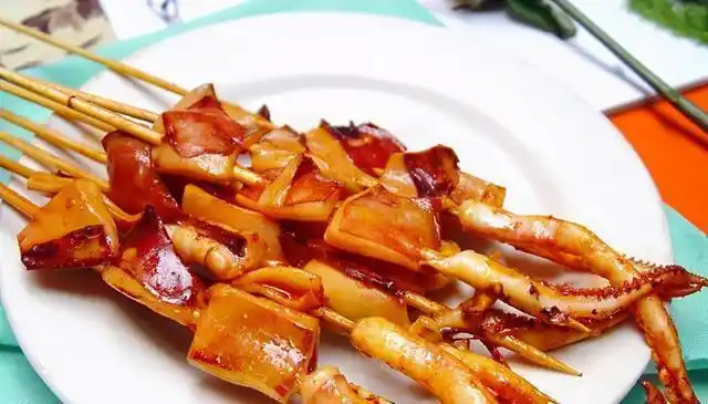 广西:吃在北海,四种海鲜别错过,吃到"走不动路"|鱿鱼|石斑鱼|清蒸|花