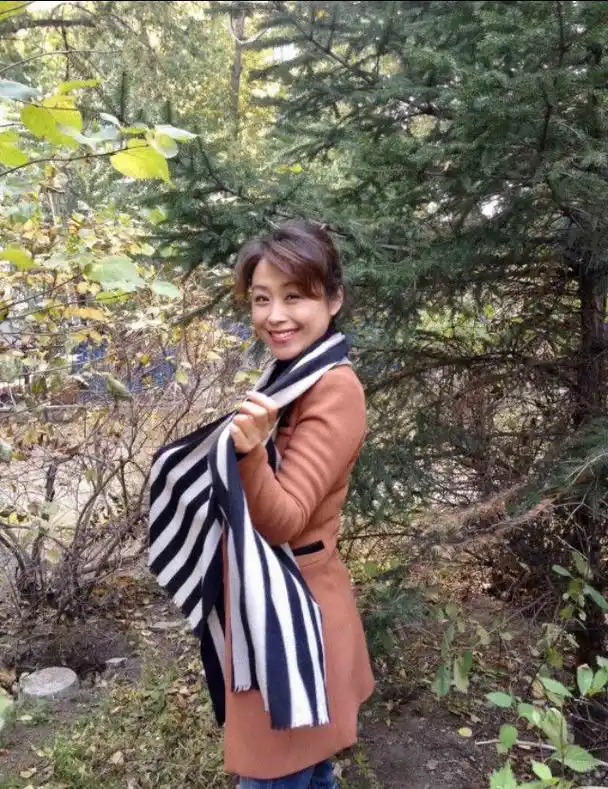 40岁的中年女性如何搭配才能体现优雅的气质