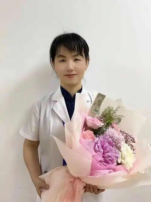 为南区两名护士点赞_护理_工作_李兆霞