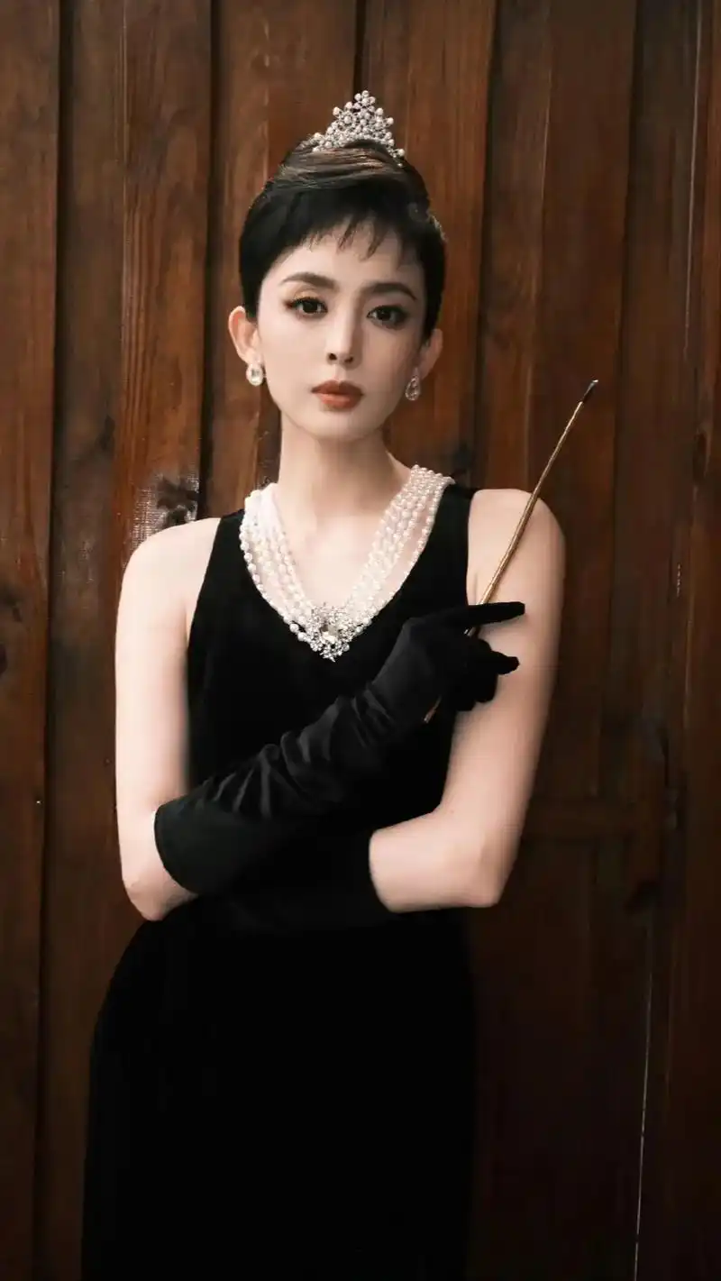 古力娜扎(gulnazar),1992年5月2日出生于新疆乌 - 抖音