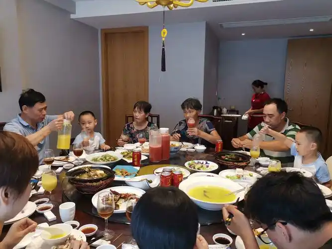 家庭聚餐