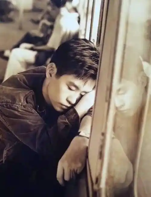 爆红的郑智化不到40岁就隐退歌坛如今他的生活是怎样的