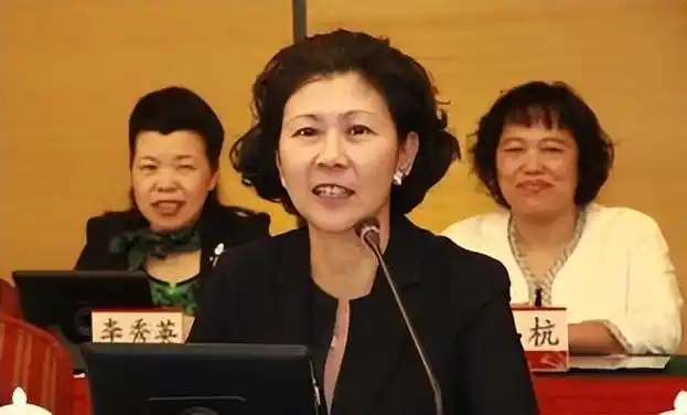 回顾周凯旋:与李嘉诚相伴30年不做李太太只当红颜知己这是为何