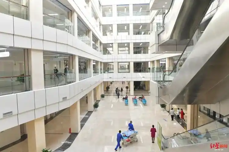 四川大学华西医院空港医院开诊6条公交线路接驳