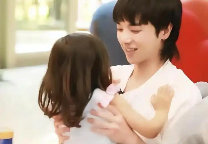 有一种"谋算"叫张碧晨和华晨宇,孩子4岁了,才明白这盘大棋