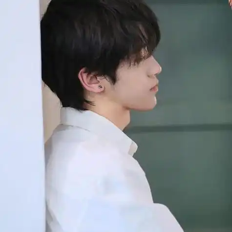 高冷成熟超帅气背影男生头像