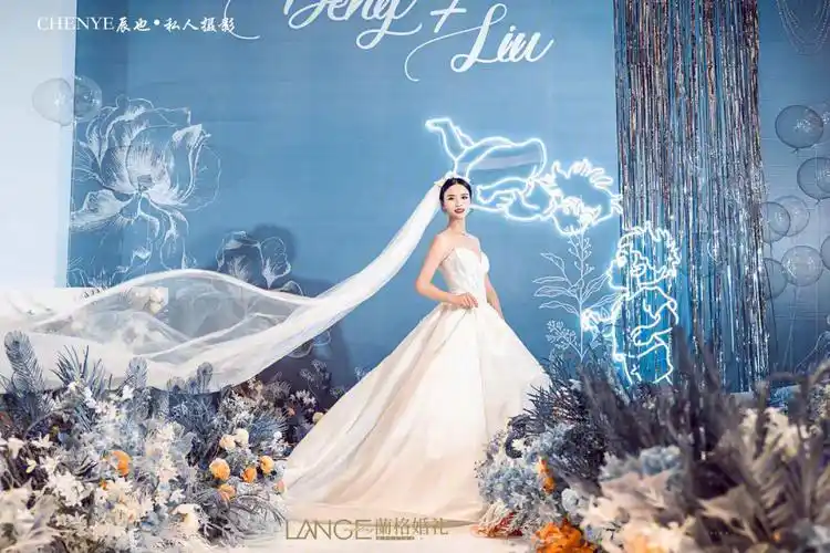 赣州婚礼蓝色香槟色撞色婚礼波妞与宗介