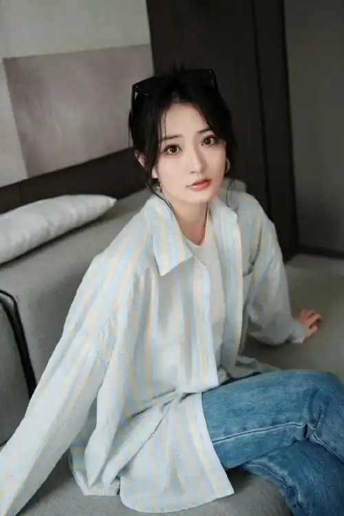 徐璐超话@徐璐lulu今夏度假穿搭96#luff love#9915