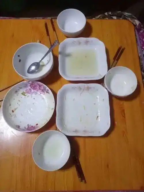 杜绝餐桌剩宴接力成为光盘一族光盘就餐随手拍活动作品展示第二期