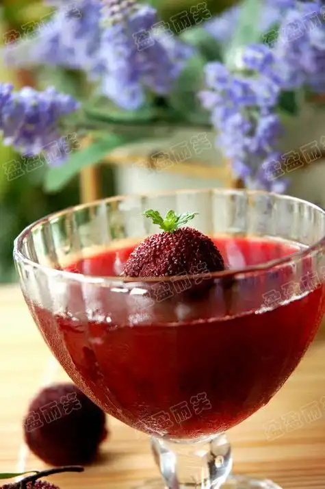 夏天的消署佳品冰镇杨梅汤