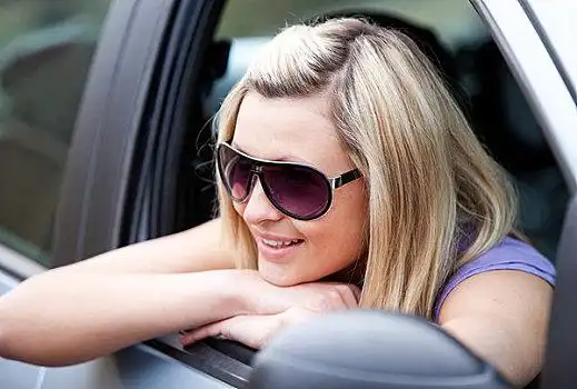 魅力,女司机,戴着,墨镜,汽车