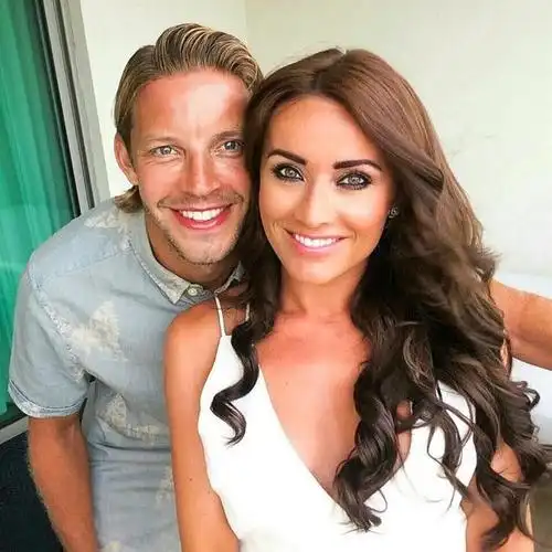 奇葩前曼联球员偷情背叛娇妻竟为43岁妇女