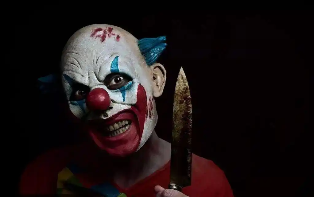 美国小丑杀人事件的背后真相,竟然起源一个学生之手