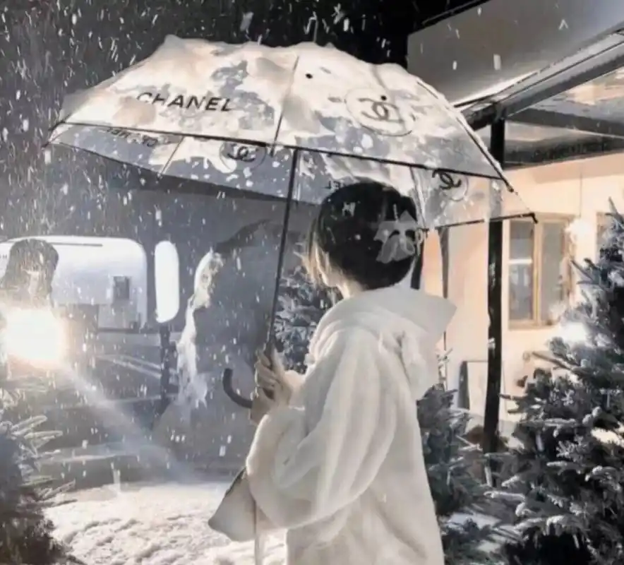 不露脸治愈系女生头像