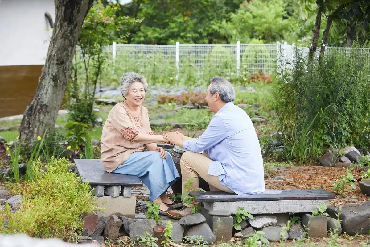 可能包括下面几项: 退休,完成社会责任.