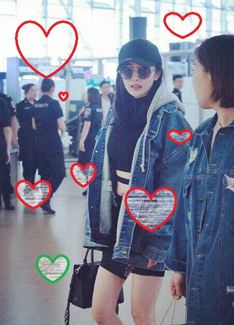 杨幂过安检,却意外露出脚踝纹身,看清图案,我没看错吧?_腾讯新闻