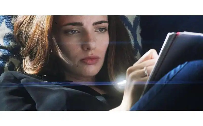 人物特写镜头拍摄!】专业电影摄影师教你拍摄富有情绪的人物特写镜头