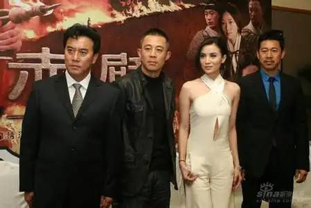 张丰毅老婆霍凡近照张丰毅和侯勇长相对比图