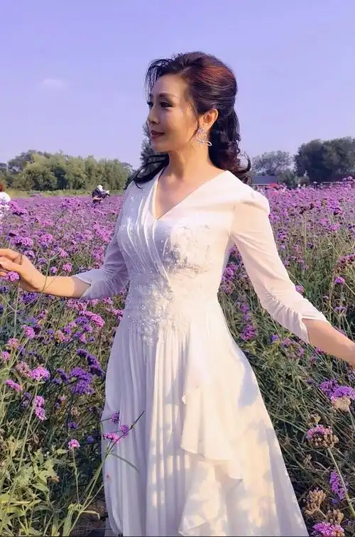 57岁仍单身将一辈子奉献给舞台事业李丹阳真的幸福吗