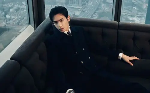 张若昀超帅写真桌面壁纸