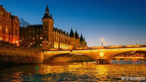 最幸福的事情无外乎看到电脑屏保上的随机图片一张一张被我在实地用相