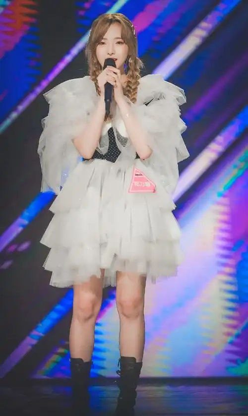 郑乃馨超话[创造营2020]#郑乃馨硬糖少女303门面主唱#20.07.