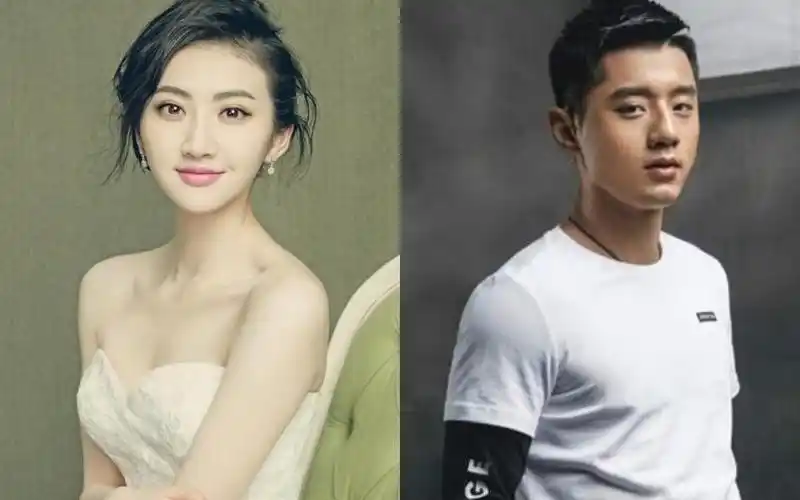 两人曾在车内"激吻",如今张继科拿私密照抵债,让景甜怎么想?