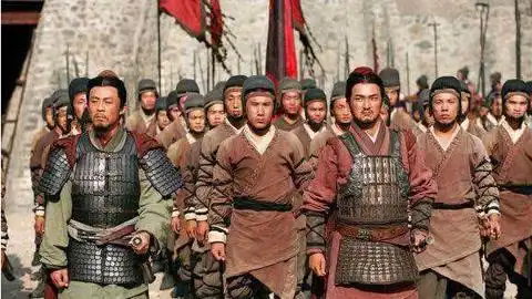 历史:秦军士兵为什么上战场不怕牺牲太牛了,怪不得能统一天下!