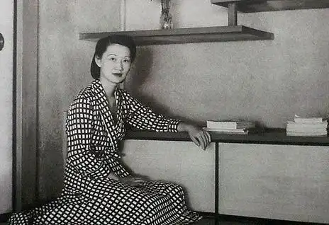 1963年,身在美国的于凤至因何事,给赵一荻写了一封信?