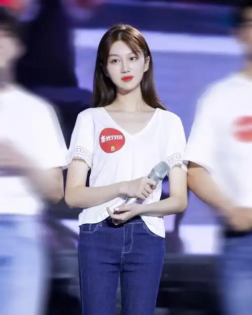 于子洋亮相温暖有光放映队开播仪式助力乡村放映正能量满满