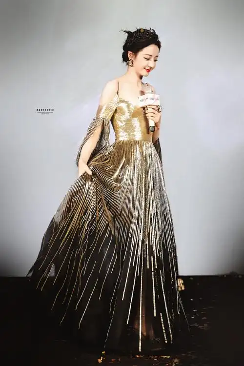 红星美凯龙品牌代言人迪丽热巴##迪丽热巴鎏金裙##红星美凯龙