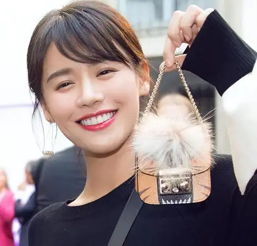 病情加重马思纯现身演唱会脸颊圆润手臂粗壮被指胖到160斤