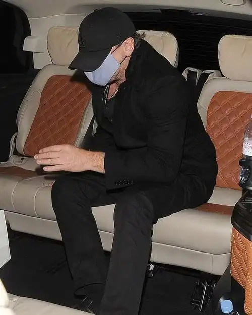 49岁的莱昂纳多迪卡普里奥和25岁女友vittoria