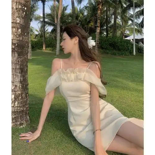 设计感钉珠一字肩吊带连衣裙夏新款网纱拼接小个子修身短裙女