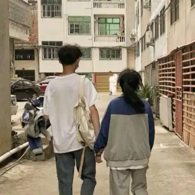 情侣头像背影手牵手图片