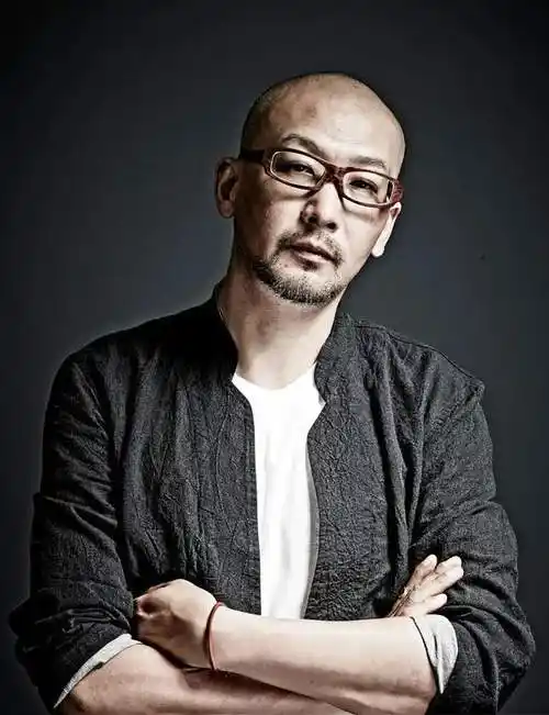 管虎:孤独而浪漫|厨子戏子痞子|崔健|电影|战争片_网易订阅