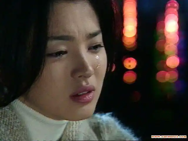 求女孩流泪图片,优雅点哦!