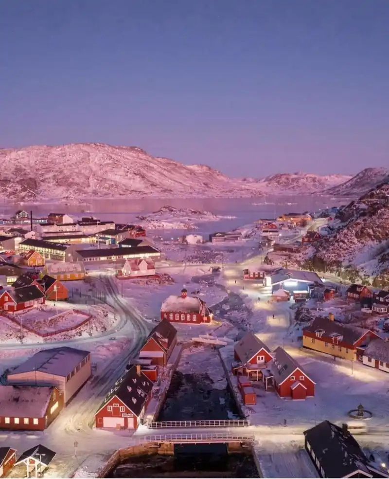 格陵兰岛五彩斑斓的彩色房子彷佛童话城市  格陵兰,世界上最大的岛屿