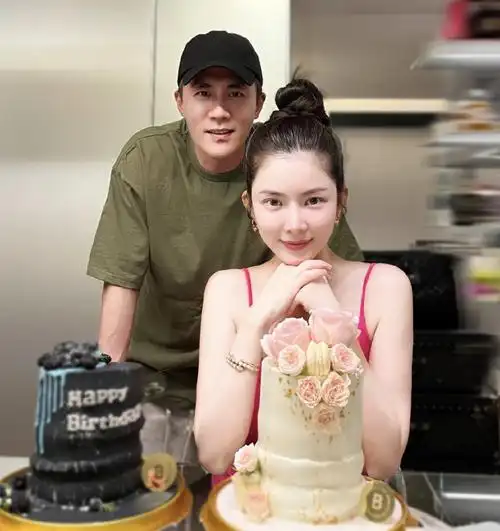 杜淳妻子王灿分享庆生照,肚子突出明显引人猜测