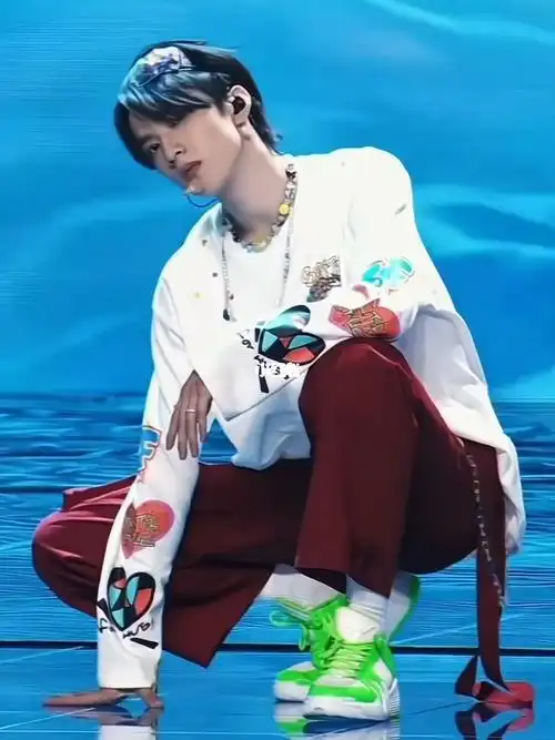 刘耀文个人直拍