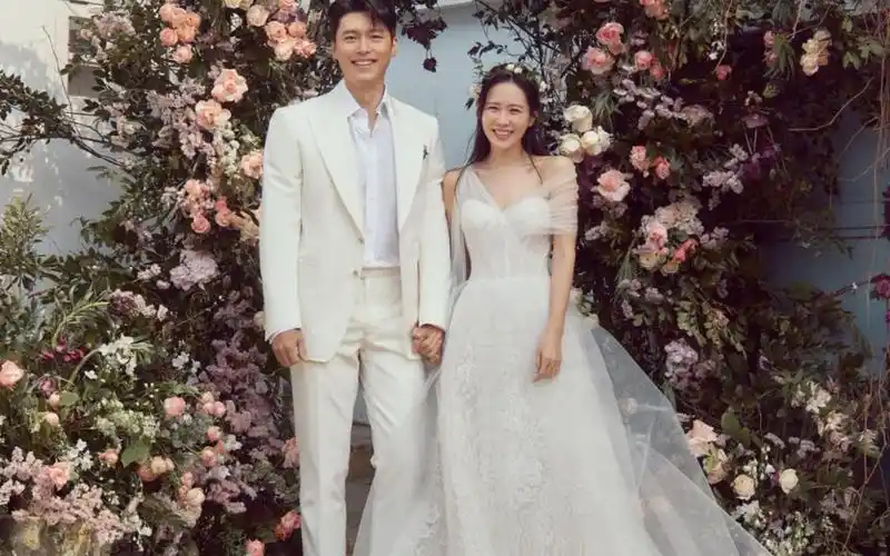 恭喜玄彬孙艺珍结婚啦