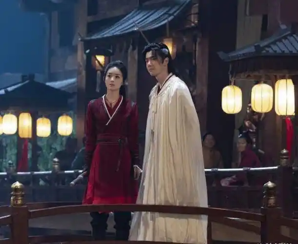 看到赵丽颖和王一博在剧中的互动,简直是让人被甜腻了,而且两人虽然说