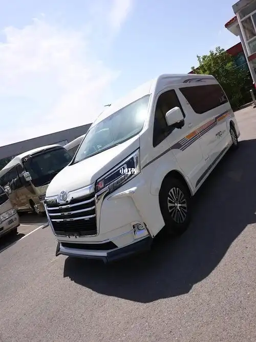 丰田海狮7座商务车