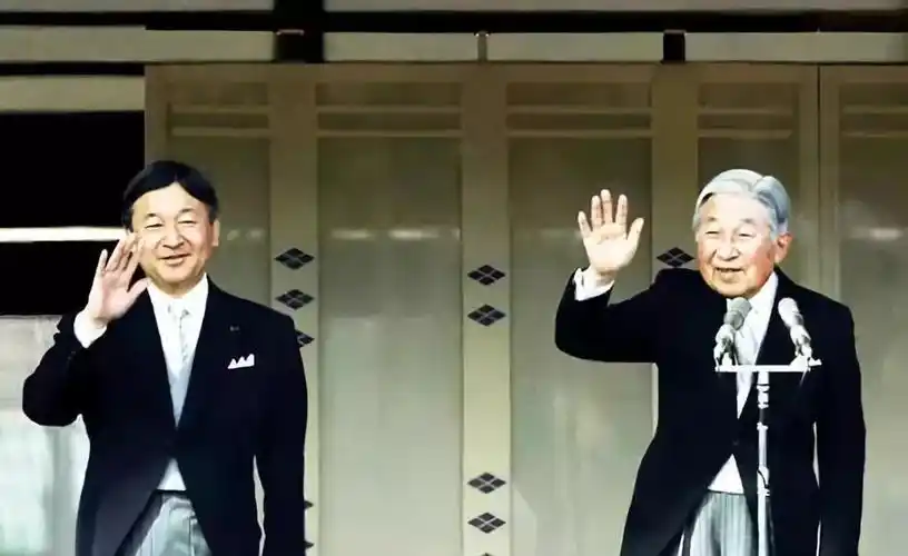 初春令月,气淑风和_天皇