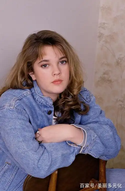 一起看看80年代的经典造型,最爱戴安娜王妃!_网易订阅